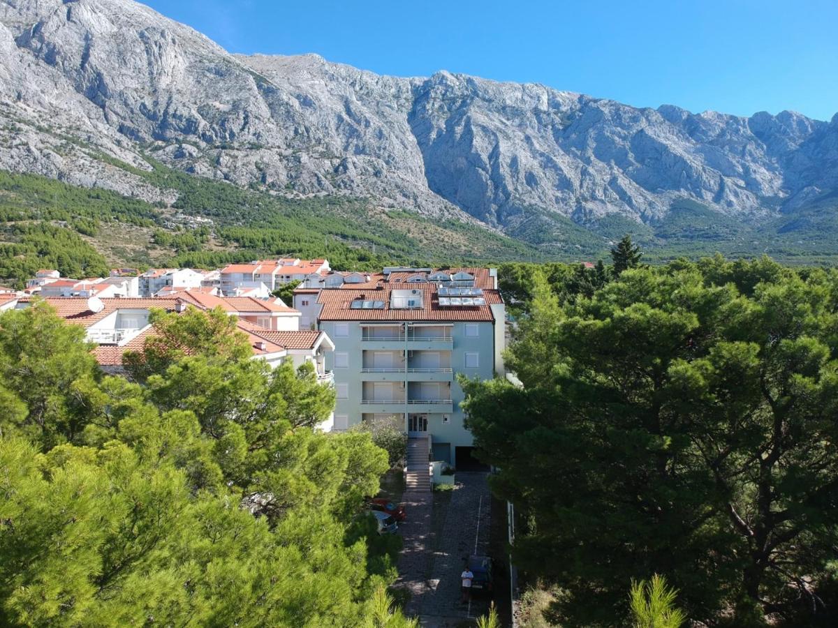 Ruza&Nikolina "1" Apartmani - Baška Voda エクステリア 写真