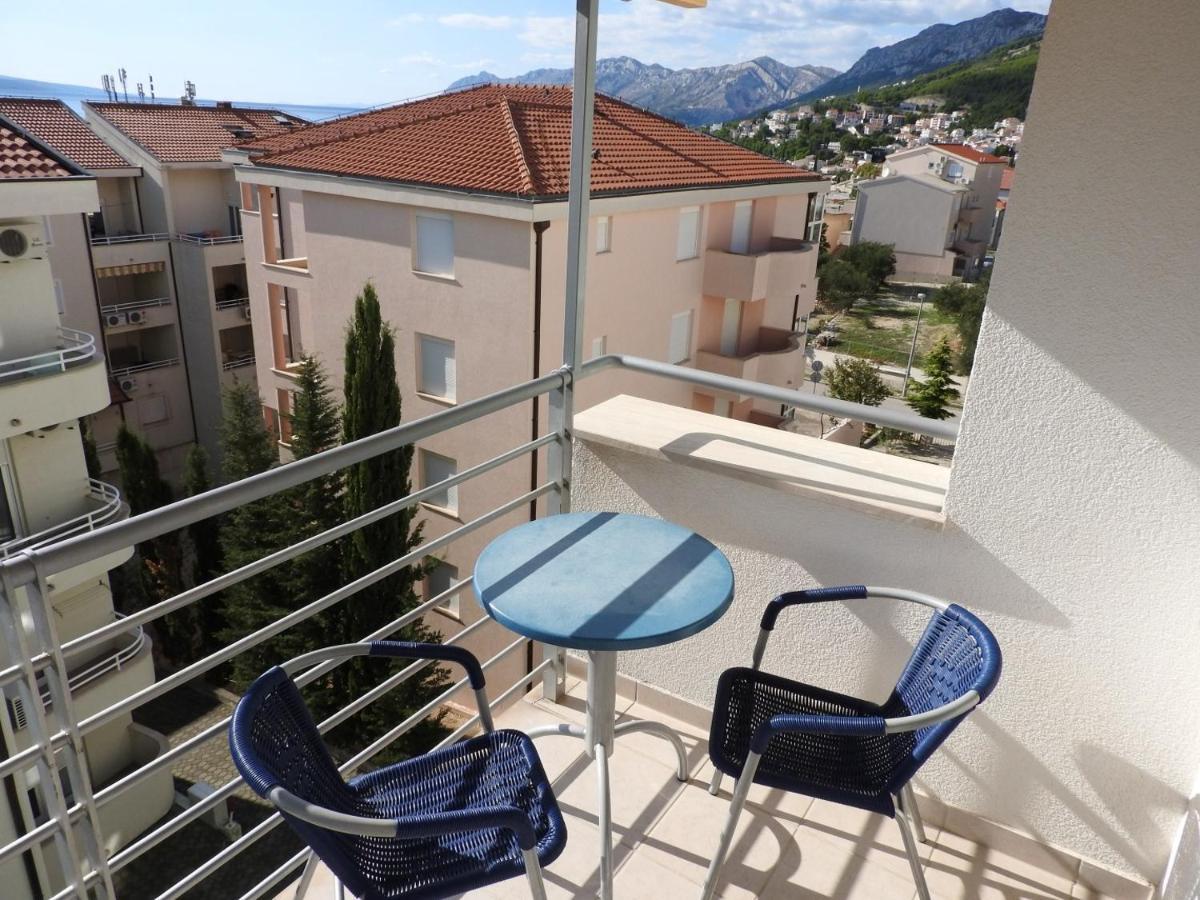 Ruza&Nikolina "1" Apartmani - Baška Voda エクステリア 写真