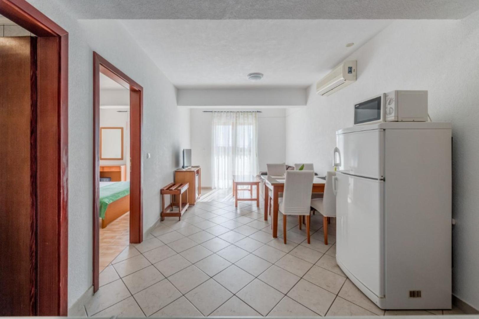 Ruza&Nikolina "1" Apartmani - Baška Voda エクステリア 写真