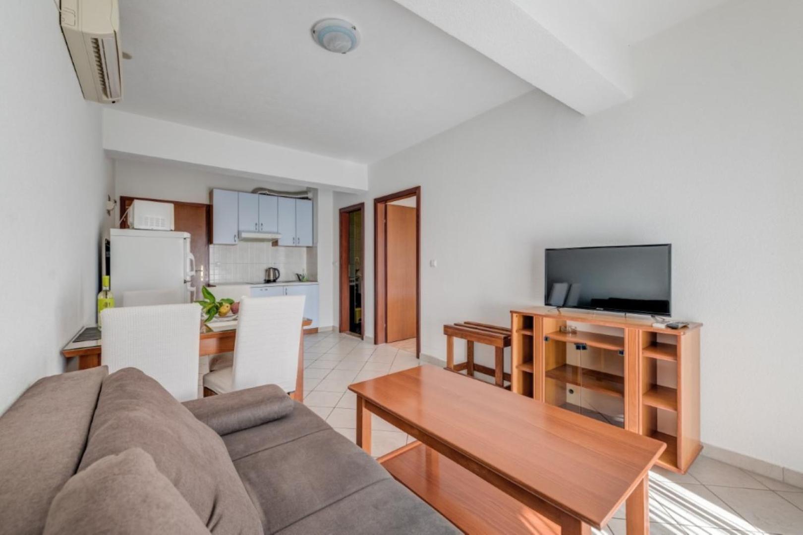 Ruza&Nikolina "1" Apartmani - Baška Voda エクステリア 写真