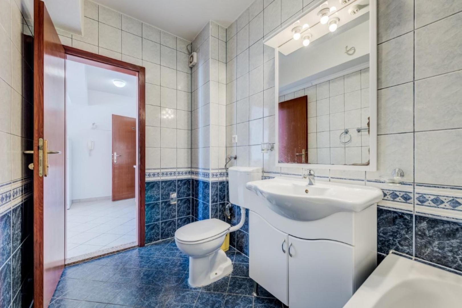 Ruza&Nikolina "1" Apartmani - Baška Voda エクステリア 写真