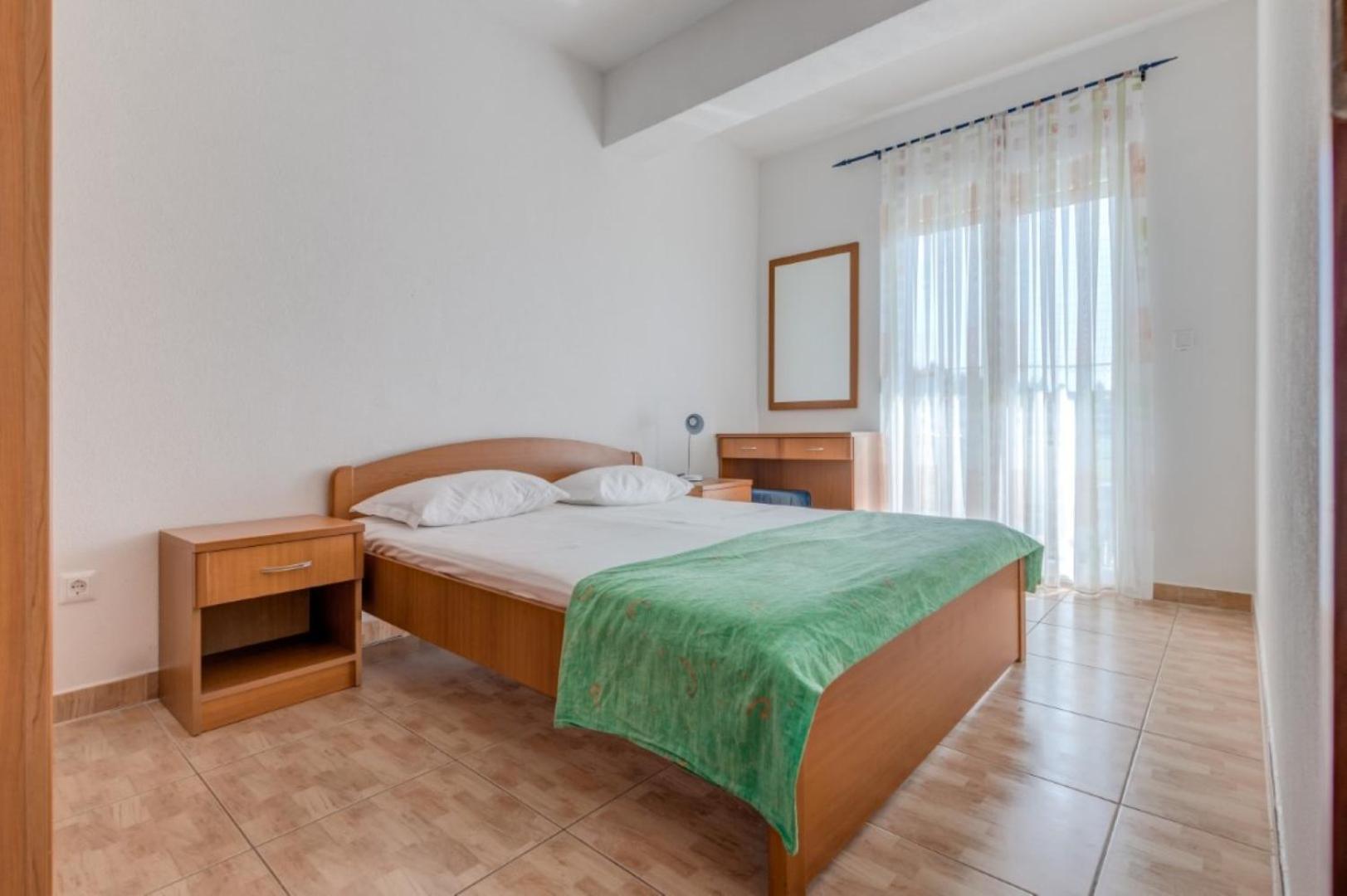 Ruza&Nikolina "1" Apartmani - Baška Voda エクステリア 写真