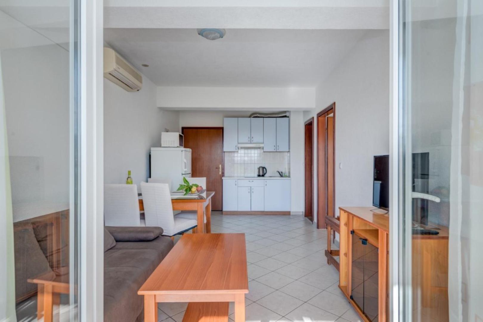 Ruza&Nikolina "1" Apartmani - Baška Voda エクステリア 写真