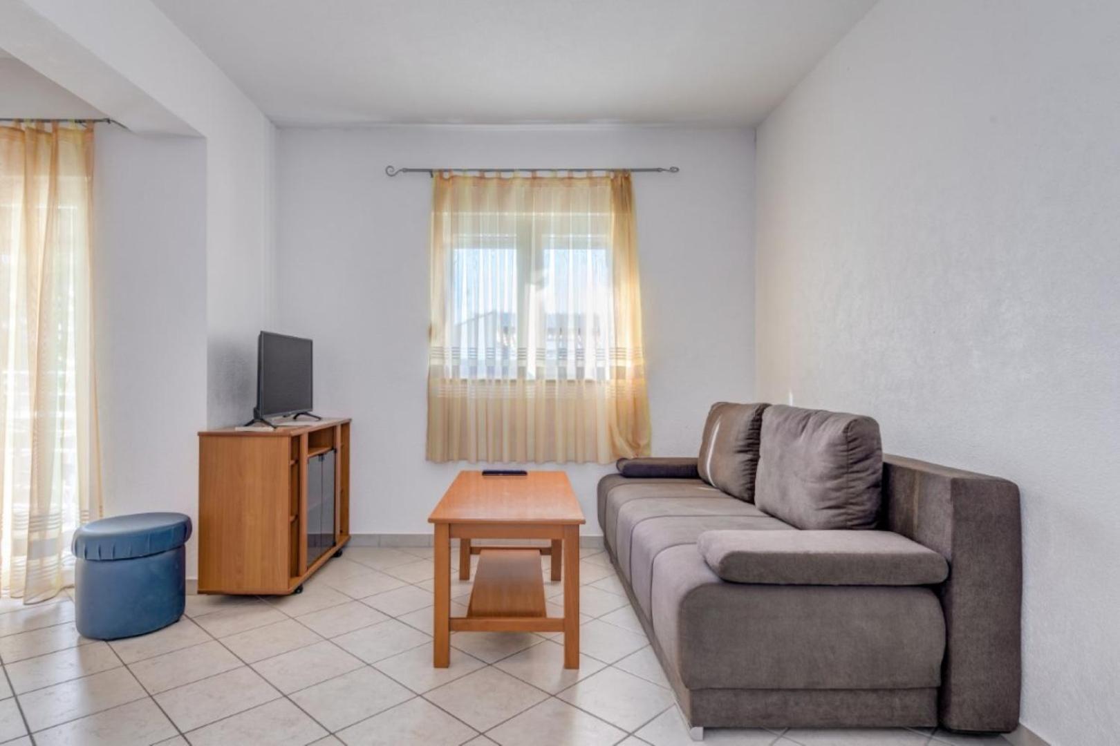 Ruza&Nikolina "1" Apartmani - Baška Voda エクステリア 写真