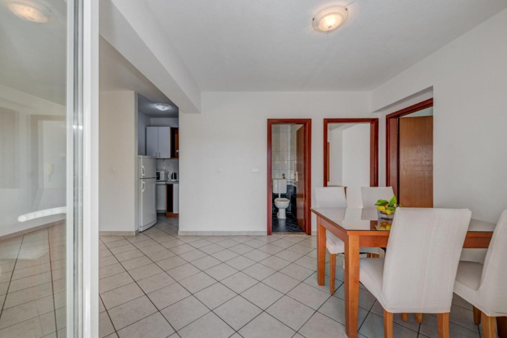 Ruza&Nikolina "1" Apartmani - Baška Voda エクステリア 写真