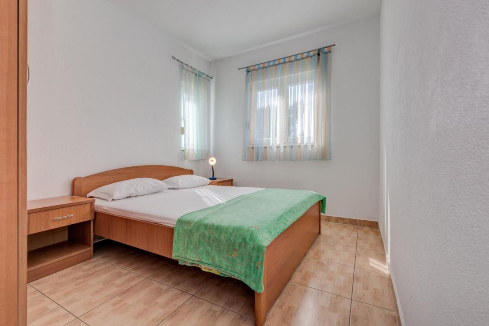 Ruza&Nikolina "1" Apartmani - Baška Voda エクステリア 写真