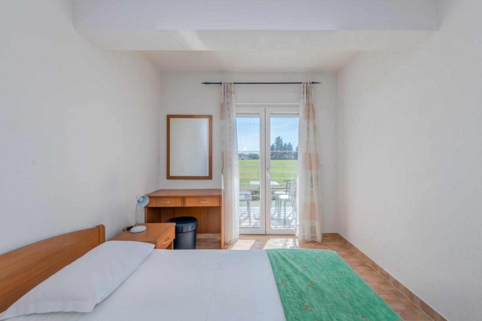 Ruza&Nikolina "1" Apartmani - Baška Voda エクステリア 写真